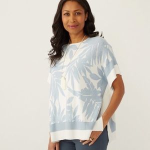 Nwt WYNNE LAYERS printed sweater knit poncho top